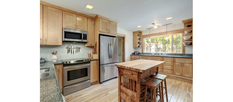 5 Compelling Reasons to Install Maple Kitchen Cabinets